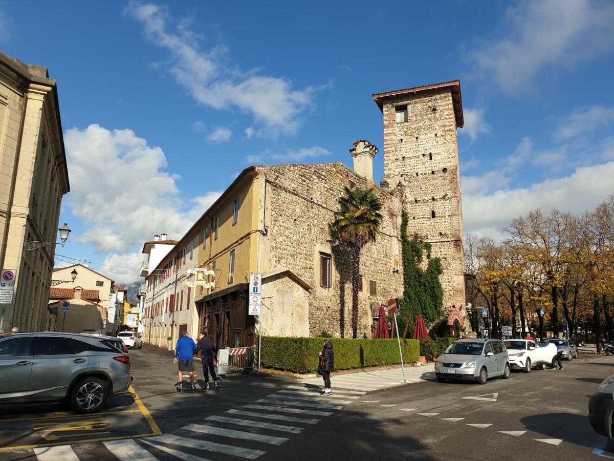 Apartamento Vicolo J. Da Ponte - Bassano Centro Storico Bassano del Grappa Exterior foto